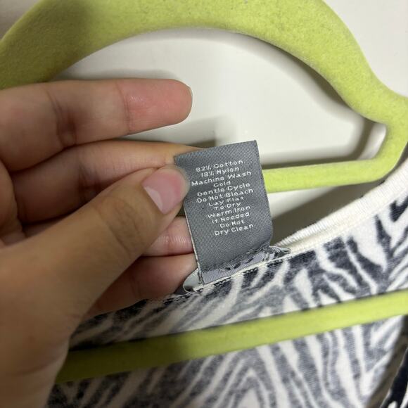 Ann Taylor Zebra Print Mini Sweater Dress Sz XSP - Picture 5 of 9